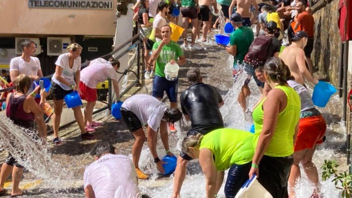 polemiche sulla chiena di campagna insulto al dramma che l italia sta vivendo