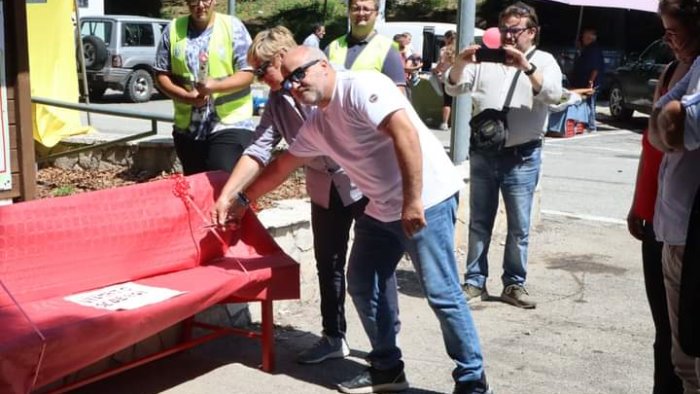 a bocca della selva inaugurata la panchina rossa