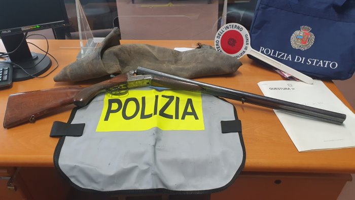 lauro fucile da caccia con matricola punzonata nascosto nel terreno