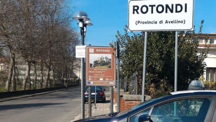 rotondi lite violenta in famiglia suocero accoltella genero