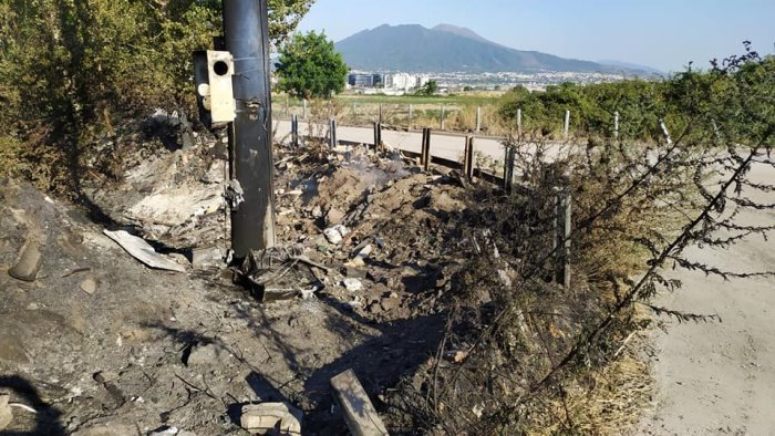 afragola rogo doloso alla masseria 300 orti senz acqua e senza corrente