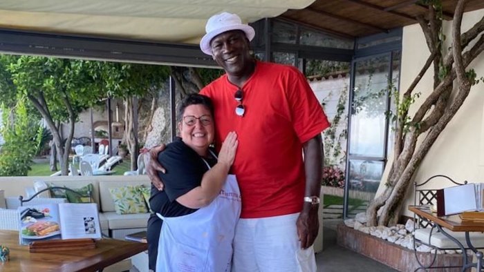 costiera amalfitana sfilata di vip michael jordan avvistato a ravello