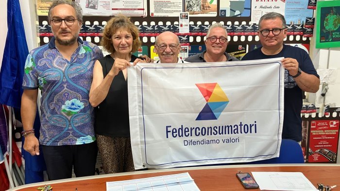 aumento prezzi beni di consumo federconsumatori vuole paniere anti inflazione