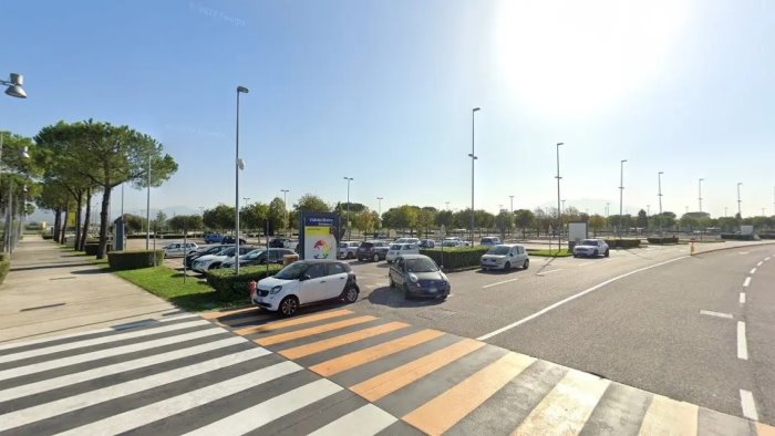 ucciso nel parcheggio del vulcano buono dispiace non aver evitato la tragedia