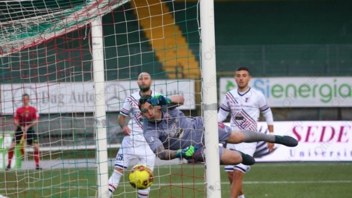 avellino di nuovo un marson per il ruolo di vice tra i pali la curiosita