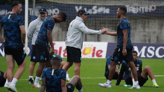 difesa a posto con buongiorno ma il mercato del napoli non e finito