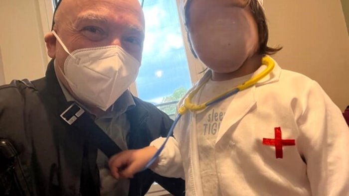 dolore a scafati per la morte della piccola stella ieri l addio