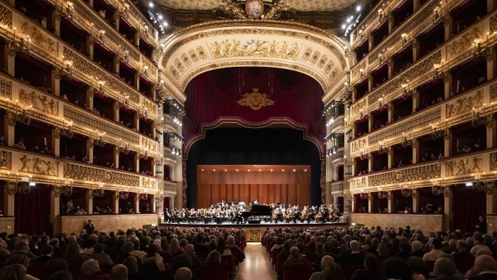 il san carlo di napoli e il miglior teatro d italia per il servizio clienti