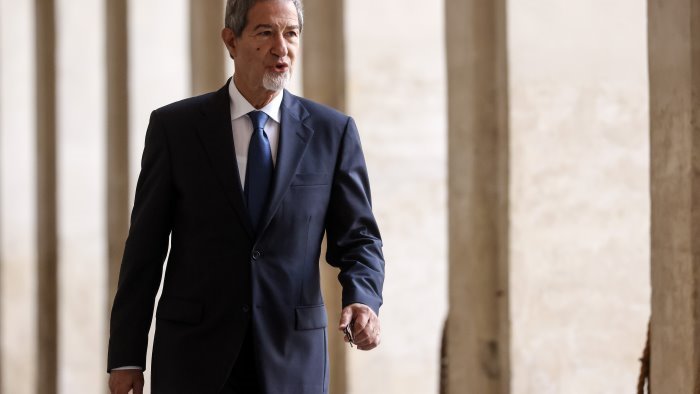 terremoto bacoli musumeci dieci milioni per il costone camerelle