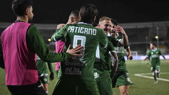 avellino ecco la nuova rosa subito 9 calciatori destinati all uscita