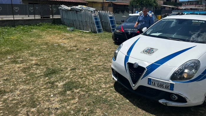 castellammare operazione anti abusivismo sequestrati oltre 150 lettini