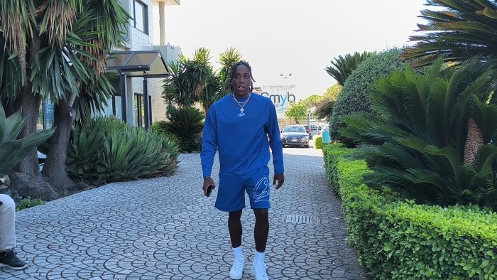 foto salernitana iniziano le visite mediche presente de boer