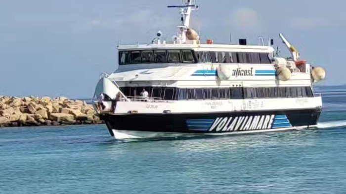 i sindaci del cilento aggiungere capri alle tappe del metro del mare