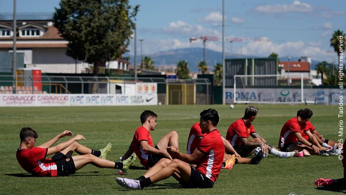 per il benevento cinque amichevoli in 18 giorni