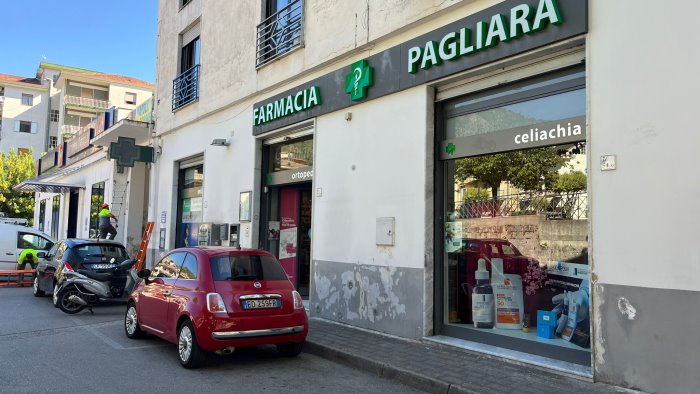 baronissi ladri in azione in pieno centro furto in una farmacia