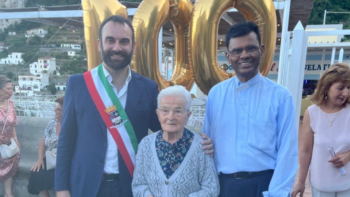 amalfi ha una nuova centenaria e la maestra maria maiorino