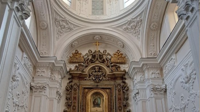 riapre la chiesa di sant antoniello a port alba in piazza bellini