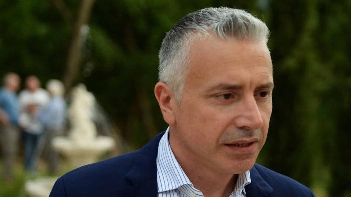 santo stefano del sole premio confimprenditori con bennato e santoli