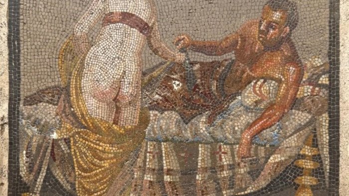 restituito al parco di pompei prezioso mosaico rubato dai tedeschi nel 44