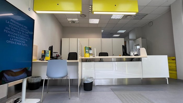 poste italiane uffici piu efficienti e sostenibili in provincia di avellino