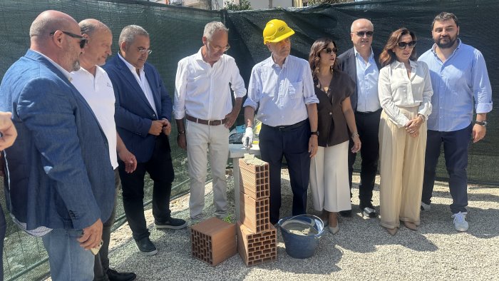 posa della prima pietra al parco fanfani alloggi via bari pronti entro un anno
