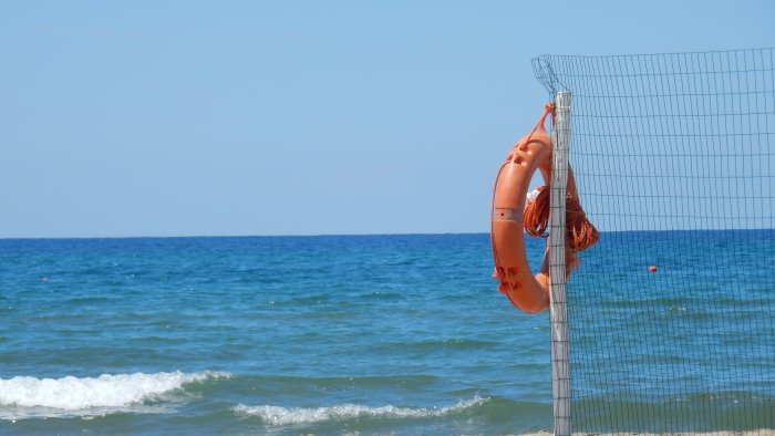 capaccio paestum il comune il mare e balneabile e non inquinato