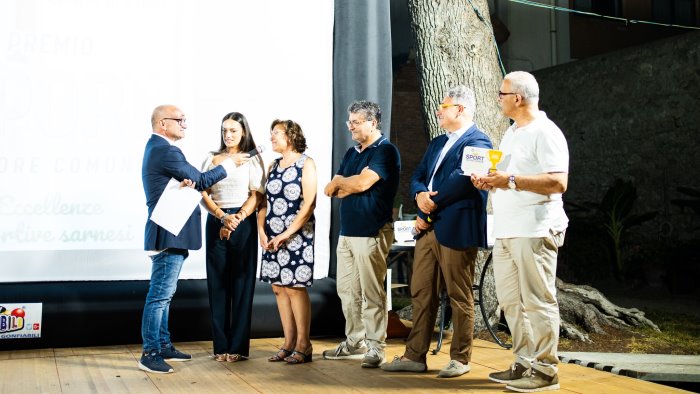sarno cerimonia di premiazione sport valore comune