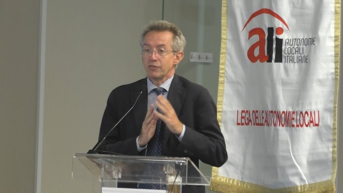 terremoto a napoli manfredi rassicura non c e stato alcun danno