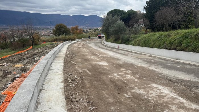 montesarchio riprendono i lavori lungo la strada provinciale vitulanese
