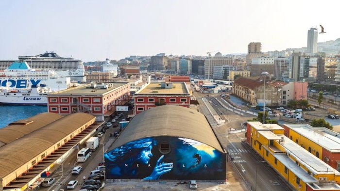 il porto dei murales lo scalo di napoli diventa anche riferimento artistico