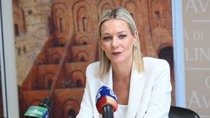 nargi cara avellino vado via a testa alta mai cercato poltrone e potere