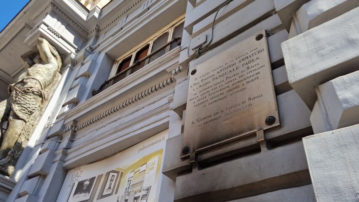 incendiata la targa dedicata ad antonio ammaturo e pasquale paola si indaga