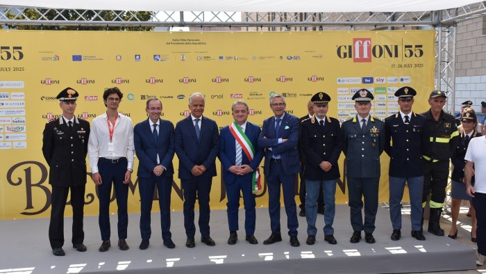 sicurezza e cultura il ministro piantedosi incontra i ragazzi a giffoni