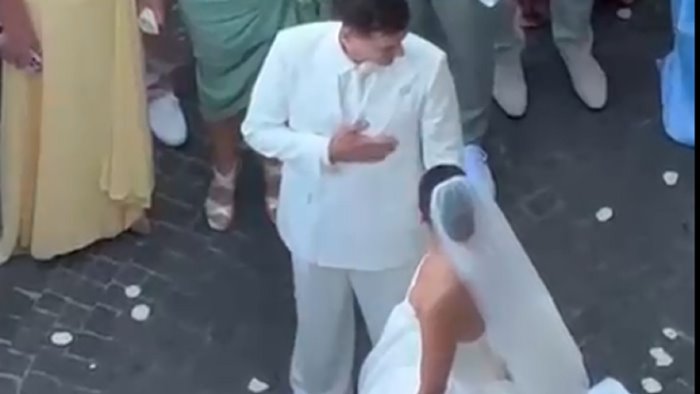 foto matrimonio tra cava e costa d amalfi per il difensore dell inter pavard