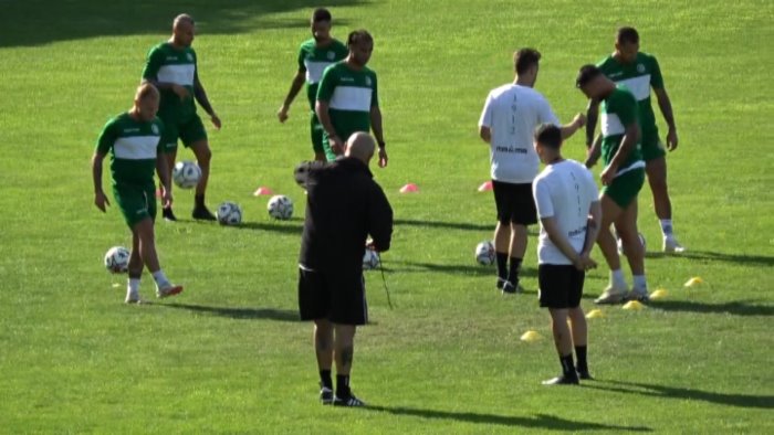 avellino 25 0 nel test col castel di sangro 7 reti per lescano