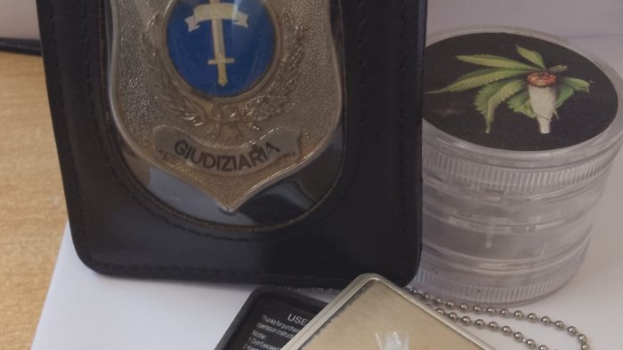 polizia locale 42enne segnalata per droga daspo urbano per 4 prostitute