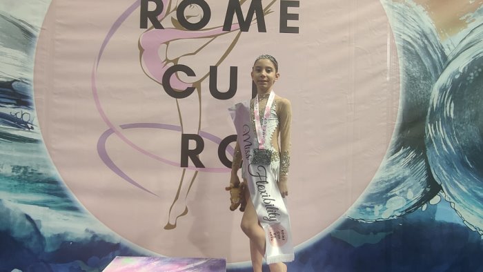 ginnastica ritmica serena salza brilla alla rome cup internazionale