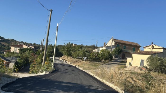 ariano intervento di manutenzione stradale a creta