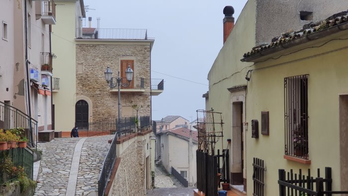 sannio e irpinia i piccoli comuni non vogliono morire la rivolta dei sindaci