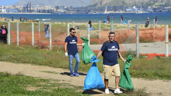 ambiente superati i 500 protocolli d intesa tra comuni italiani e plastic free