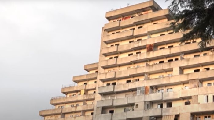 scampia un anno fa i morti nella vela nuovi alloggi e inchiesta a una svolta