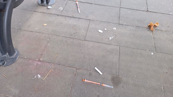 monteforte irpino siringhe nel parco giochi allarme tra i genitori