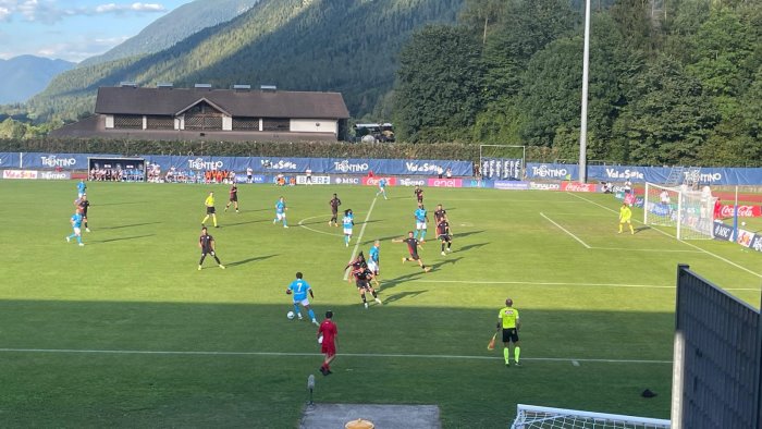 napoli sconfitto in amichevole l arezzo vince 2 0 a dimaro