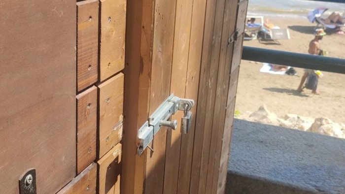 salerno ladri prendono di mira i mercatini sul lungomare trieste