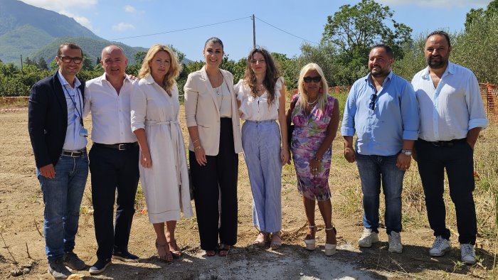 baronissi la sindaca petta posata la prima pietra dell ospedale di comunita