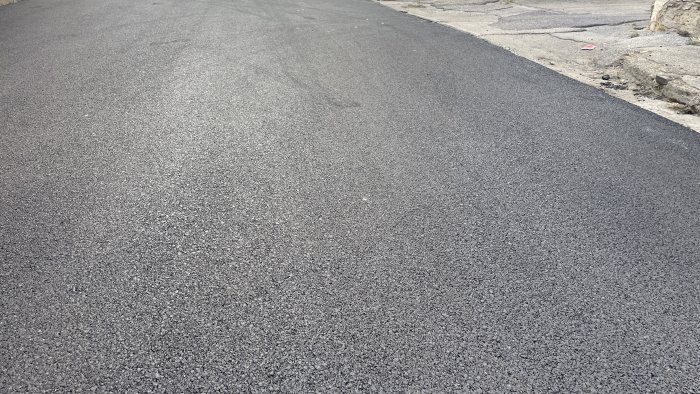 somma vesuviana prosegue la posa dell asfalto lungo le strade