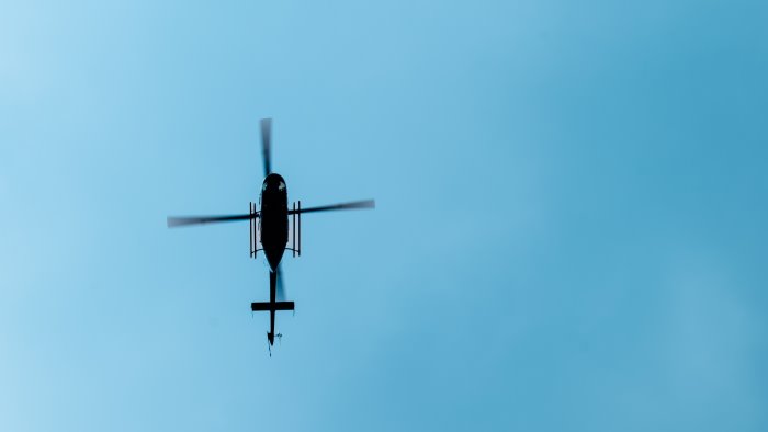 bimbo di 10 anni cade dalla bici elitrasportato al santobono di napoli