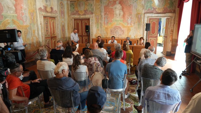 un disastro economico e ambientale la costiera contesta il progetto del porto