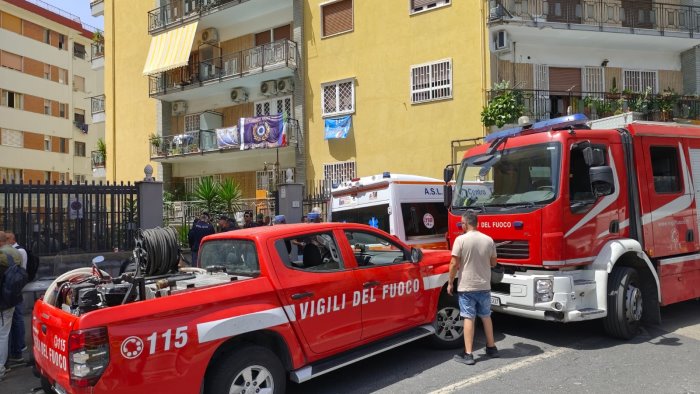 lavoro terribile tragedia a napoli crolla impalcatura morti tre operai