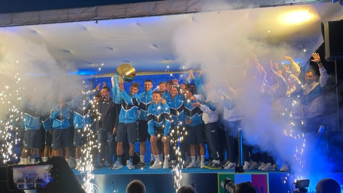 che festa a dimaro per i campioni d italia